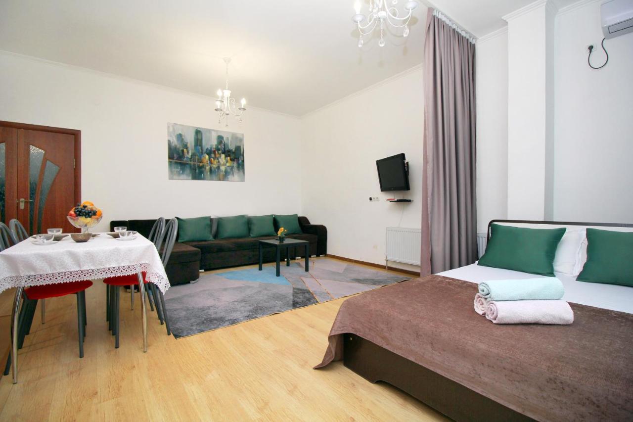 Уютные И Комфортные Квартиры В Жк Манхэттен Apartment Almaty Luaran gambar